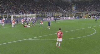 1745463496827076470.gif